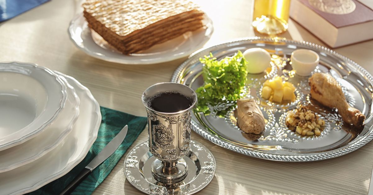 מארחים בפסח_ 10 הרהיטים שיסייעו לכם להזמין יותר אורחים
